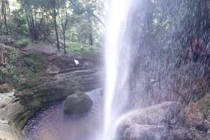 Nikmatnya Keindahan Air Terjun Batu Tilam