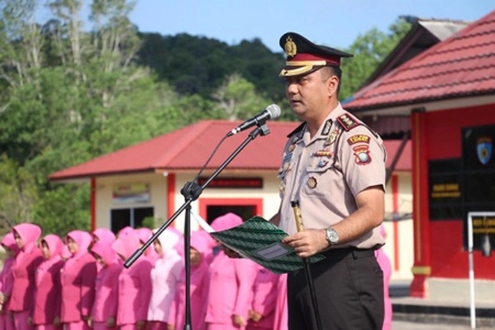 Kapolres Lingga Pimpin Sertijab Waka dan Kabagren