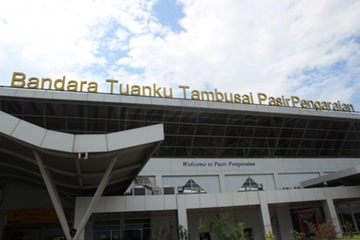 Bandara Tuanku Tambusai Disemprot Disinfektan