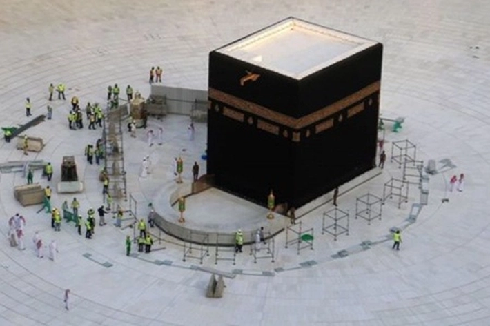 Saudi Buka Kembali Masjidil Haram dan Masjid Nabawi