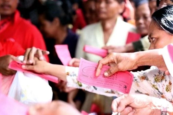 PSBB Buat 'Goyang' Ekonomi Warga