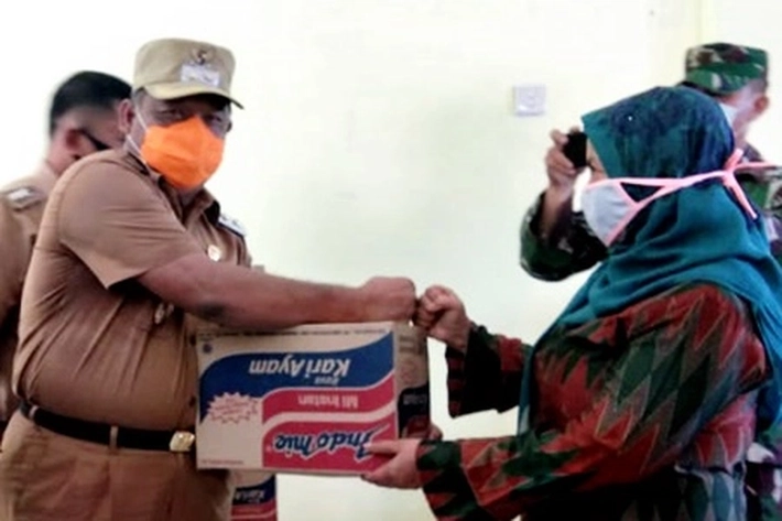 Wabup Jamiludin Bantu Warga Terdampak Corona