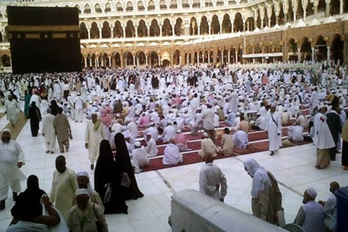 Saudi Batasi Shalat Berjamaah di Masjidil Haram