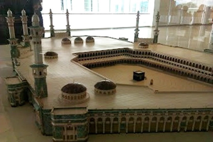 Suasana Ramadhan: Muslim di Inggris Buat Replika Masjid di Rumah