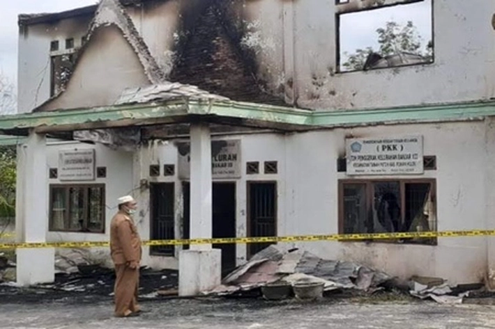 Kantor Kelurahan Banjar XII Dilalap Sijago Merah