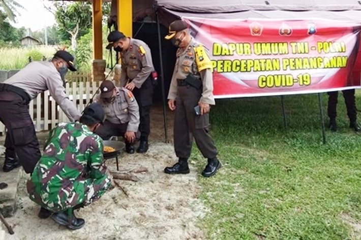 TNI-Polri Bangun Dapur Umum di Lingga