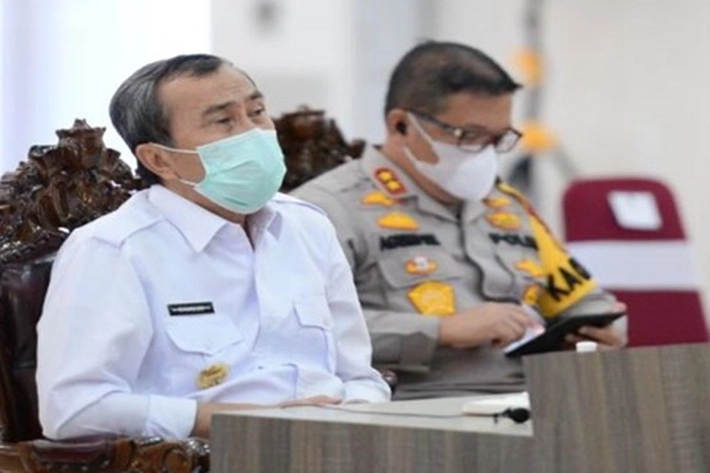 Gubernur Syamsuar Terima PCR dari Singapura