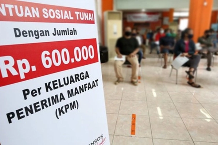 Bantuan Sosial Tunai Diserahkan Secara Simbolis