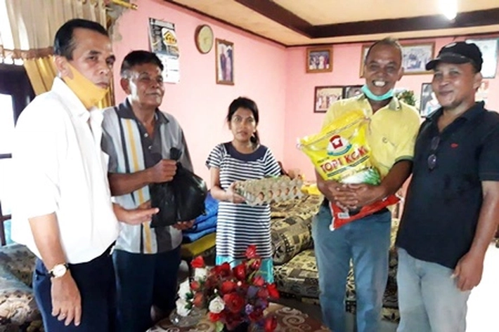 Ditengah Covid-19: 'Punguan Panjaitan' Salurkan Sembako