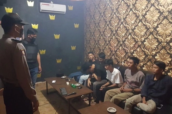 Cegah Corona: Polsek Dabo Singkep Operasi Patroli