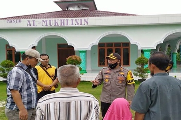 HUT Bhayangkara ke-74, Polres Rohil Bakti Sosial