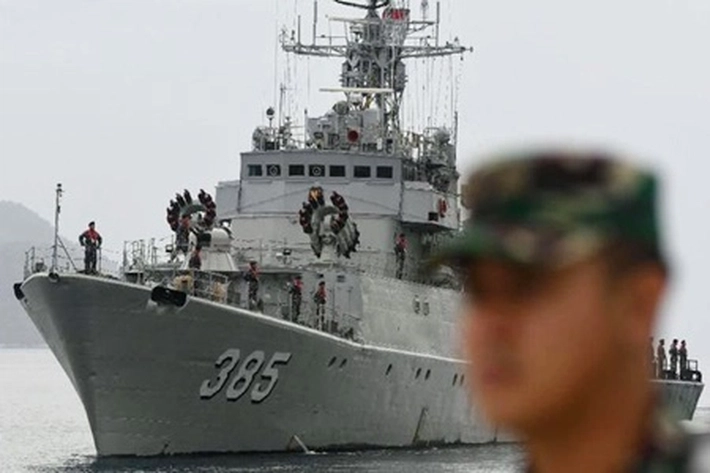 TNI AL Usir Kapal Asing di Perairan Kepri