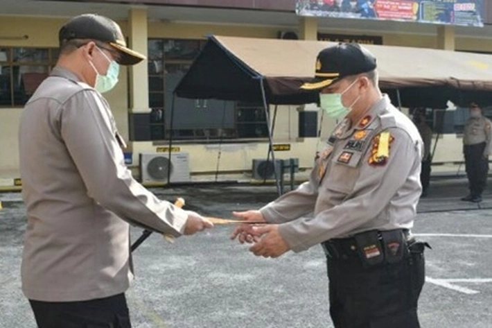Kapolresta Pekanbaru Beri Reward pada Personel