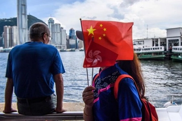 China Tuding Inggris 'Ikut Campur' Soal Kewarganegaraan