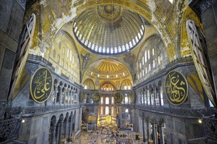 Museum Katedral Jadi Masjid, Paus Fransiskus 'Terluka'