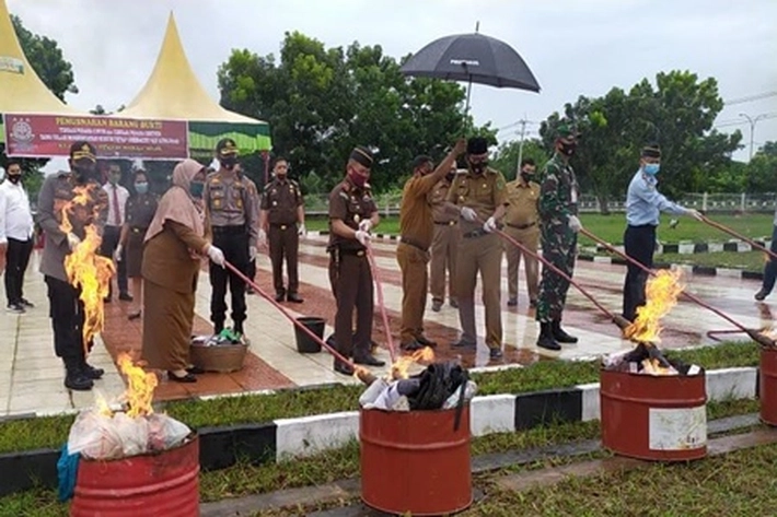 Bupati Suyatno Ikut Musnahkan Barang Bukti Tindak Pidana