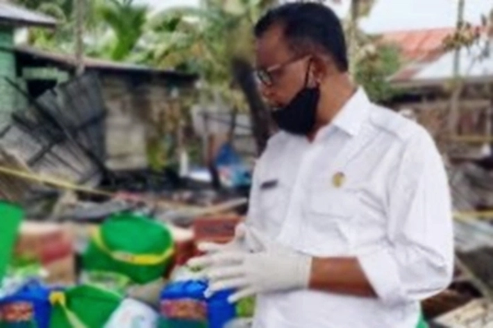Bupati Suyatno Tinjau dan Serahkan Bantuan Korban Kebakaran