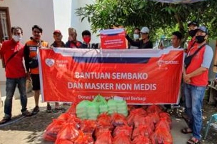 Telkomsel Serahkan Sembako Masyarakat Terdampak Pandemi Covid-19