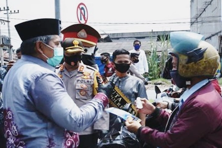 Bupati dan Kapolres Canangkan Kawasan Wajib Helm-Masker