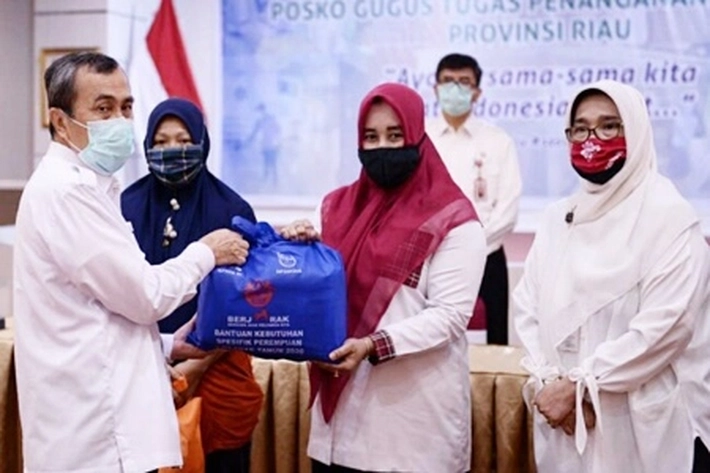 Gubri Syamsuar Bantu Perempuan-Anak Terdampak Covid-19