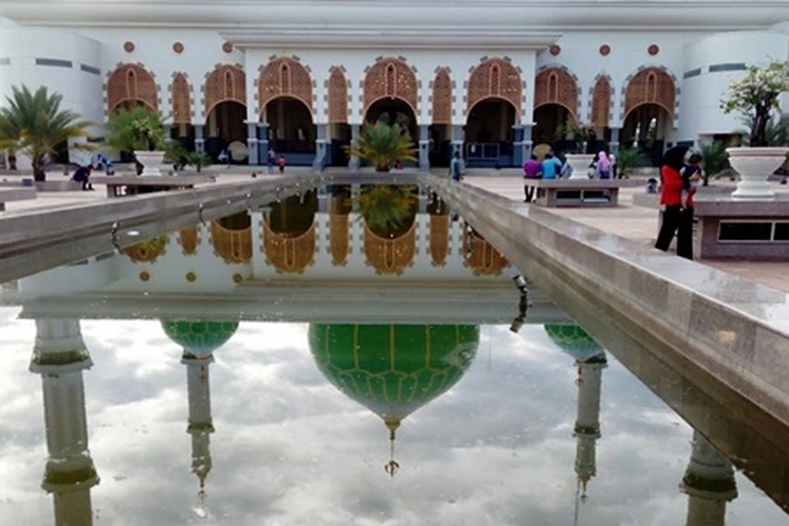 Pandemi Covid-19: Masjid Agung Islamic Centre Membludak