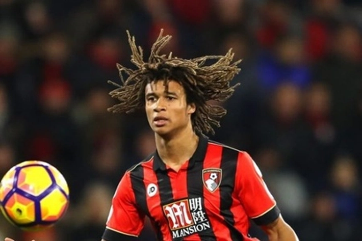 Nathan Ake Gabung ke Man City