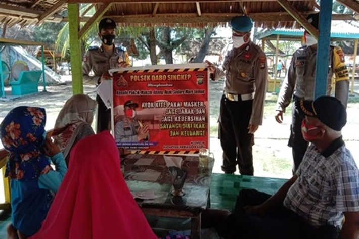 Berikan Rasa Aman-Nyaman Ditengah Masyarakat, Polsek Dabo Singkep Patroli