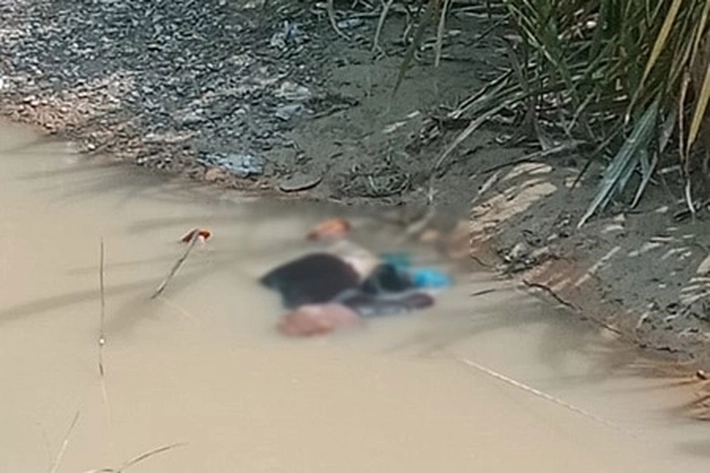 Mayat Perempuan Mengapung di Sungai Ujung Batu