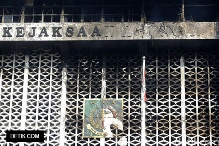 Kapuspenkum Kejagung: Berkas Perkara Gedung Utama Terbakar Aman