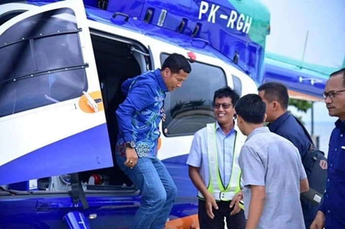 Ketua DPRD Riau Indra Gunawan Pakai Helikopter ke Bengkalis