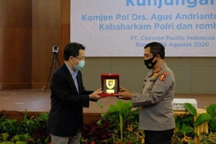 Kabaharkam Polri Komjen Agus Andrianto Puji Kapolda Riau 