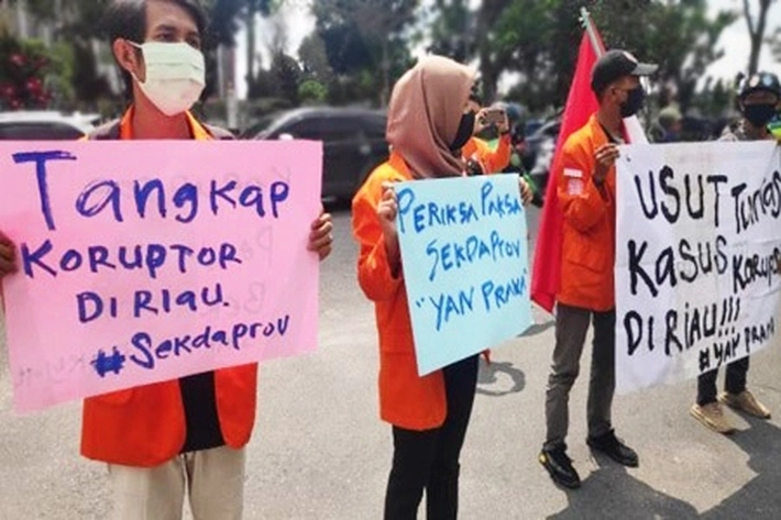 Sekdaprov Riau Didemo Mahasiswa
