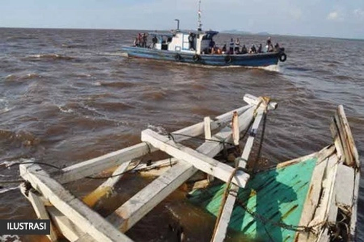 Kapal Kayu Bermuatan Pasir Karam di Rangsang