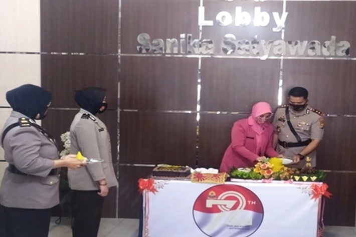 Kapolres Inhu Syukuran di Hari Jadi ke-72 Polwan