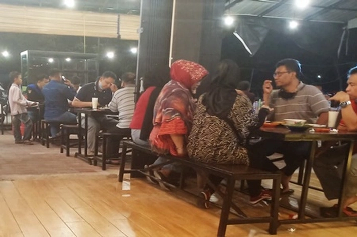 Ditengah Pandemi Covid-19, Warung Kopi dan Caffe Tetap Ramai