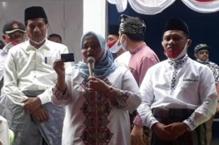 Usai Daftar di KPU, Kasmarni-Bagus Lounching Kartu Bengkalis Sejahtera