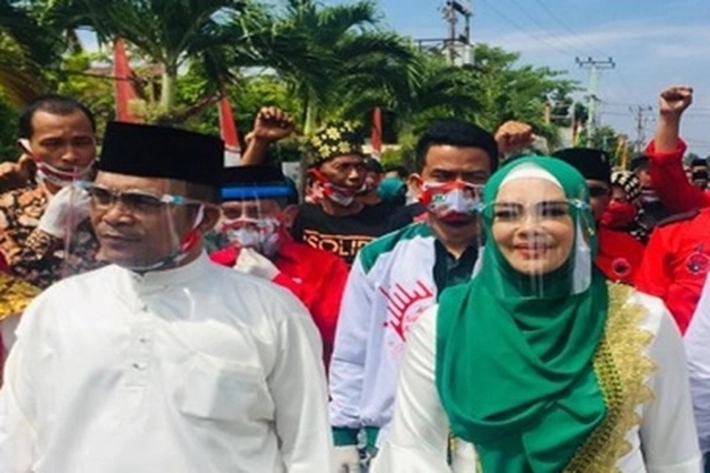 Kaderismanto-Iyet Bustami Diarak ke KPU Bengkalis