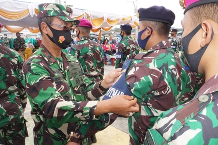 Danlantamal IV Canangkan Kampung Bahari Nusantara dan Kukuhkan Babinpotmar