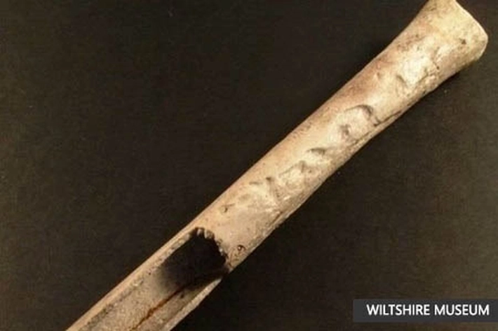 'Tradisi Mengerikan' Tulang Paha Manusia Jadi Alat Musik