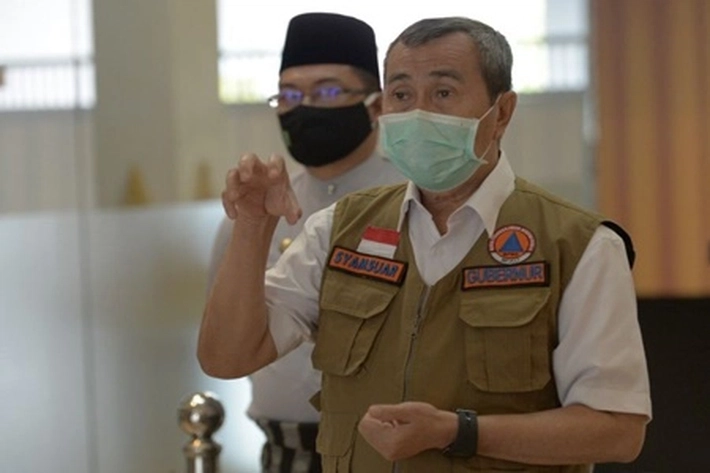 Kasus Covid-19 Bermunculan, Gubernur Syamsuar: Satgas Gerak Cepat, yang Isolasi Mandiri Jemput Saja	<p>-</p>
