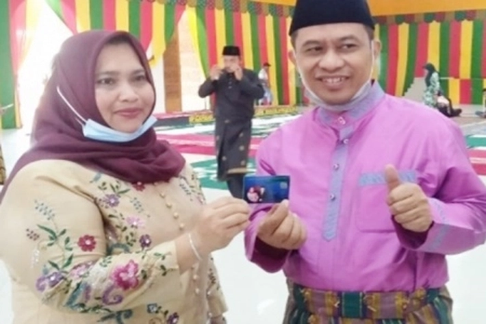 Program Kartu Keluarga Sejahtera Istri Bupati Bengkalis non aktif Dikritik