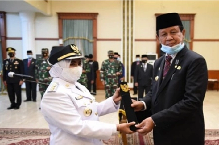 Gubernur Isdianto Lantik Walikota Tanjung Pinang