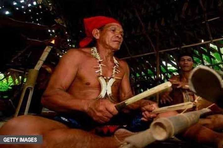 Bagaimana Masyarakat Adat Berjuang Memerangi Virus Corona?