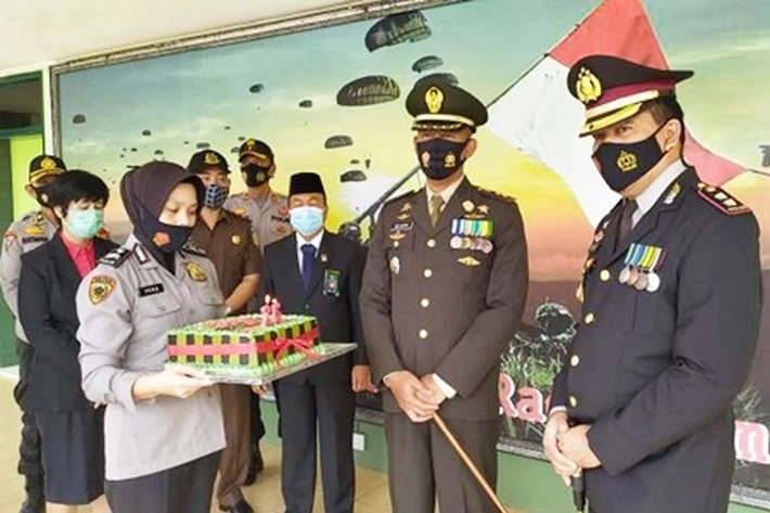 Kapolres dan Forkopimda Ucapkan HUT TNI Ke-75 ke Makodim 0302 Inhu