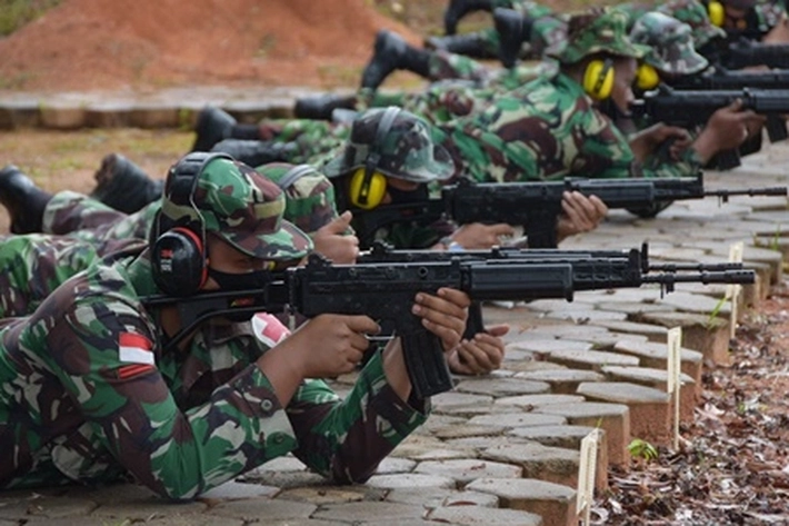 Pankalan TNI AU RHF Latihan Menembak