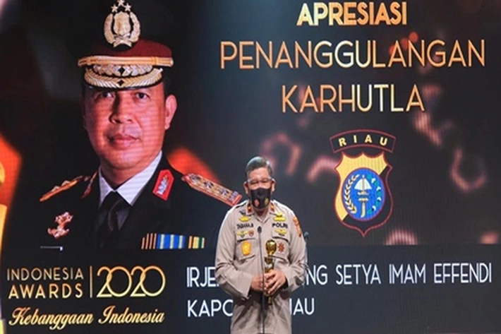 Kapolda Irjen Pol Agung Setya Imam Effendi Peroleh Indonesia Awards 2020