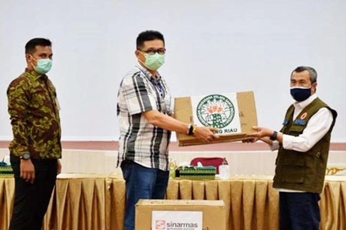 Gubernur Riau Terima Bantuan Masker dari GAPKI 