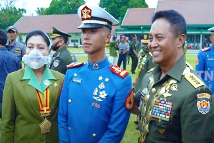KSAD Andika Perkasa Memberi Selamat Letda Nugra Pussaka 
