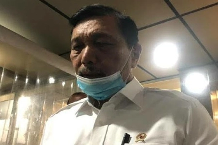 Luhut Tegur Keras Mantan Pejabat Tinggi yang Tolak Omnibus Law Cipta Kerja