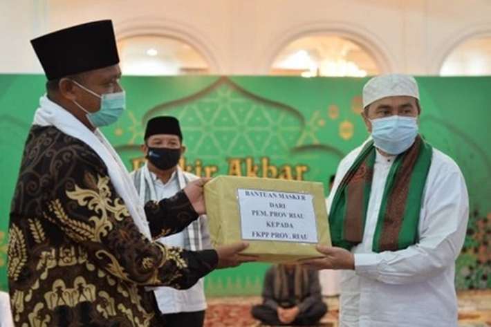 Gubri Salurkan 100 Ribu Masker ke 308 Ponpes